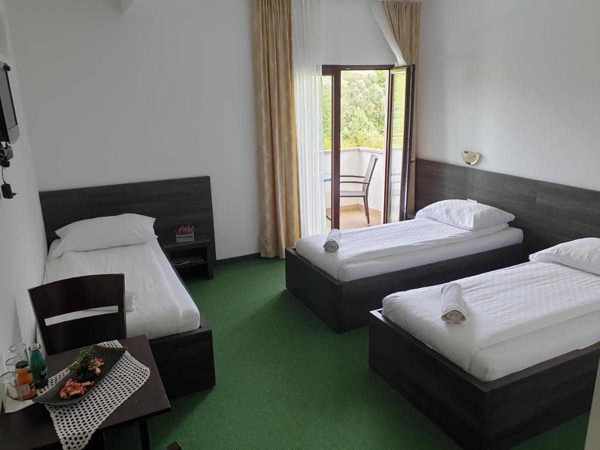 Hotel Lohovo Bihac Exterior photo
